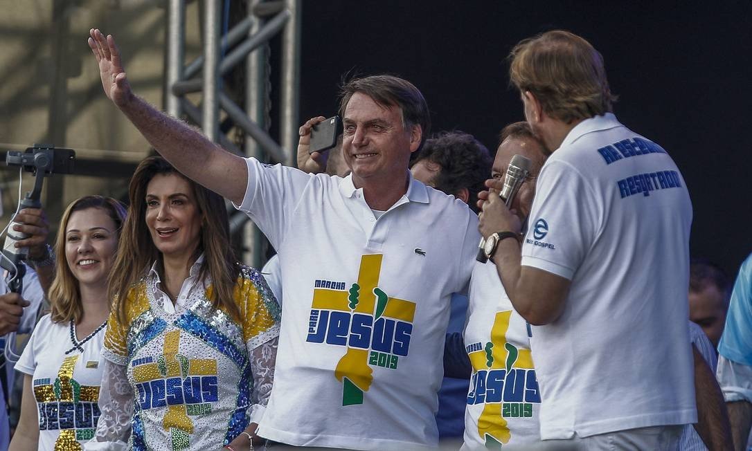 A pedido de evangélicos, Bolsonaro afrouxará obrigações fiscais de igrejas