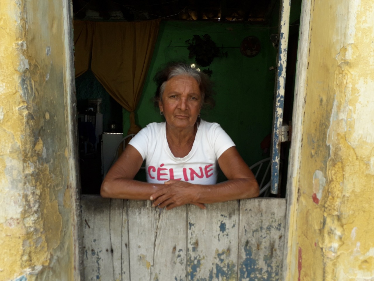Aos 55 anos, prostituta resiste ao tempo e  vende corpo por até R$ 5 em Palmeira dos Índios