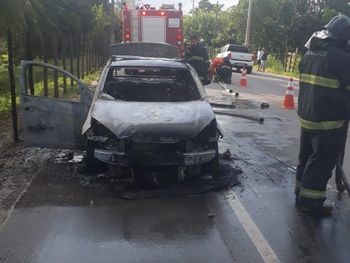 Incêndio atinge veículo em Marechal Deodoro