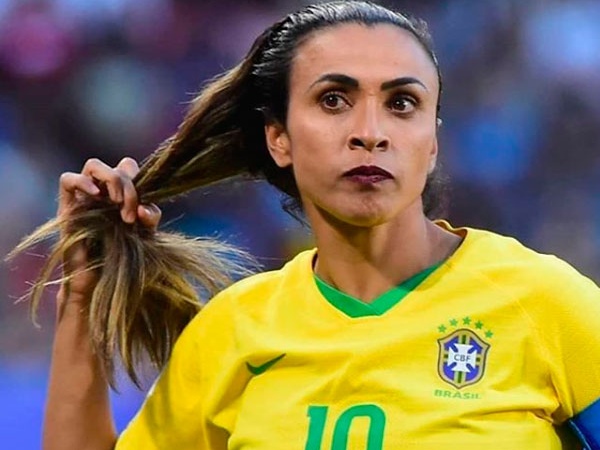 Marta sofre lesão jogando pelo Orlando e é desconvocada da Seleção