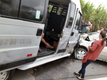 Colisão entre carro e van é registrada na BR-316, em Pilar