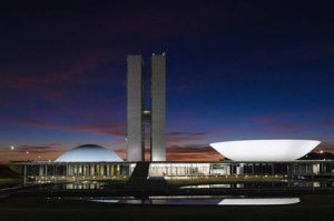 Recesso chega ao fim e deputados e senadores voltam a Brasília