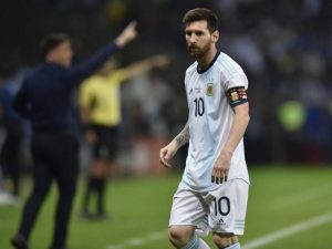Após críticas, Messi é suspenso de jogos internacionais por três meses