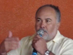 Justiça proíbe prefeito de São Sebastião de manter contato com a mãe do filho