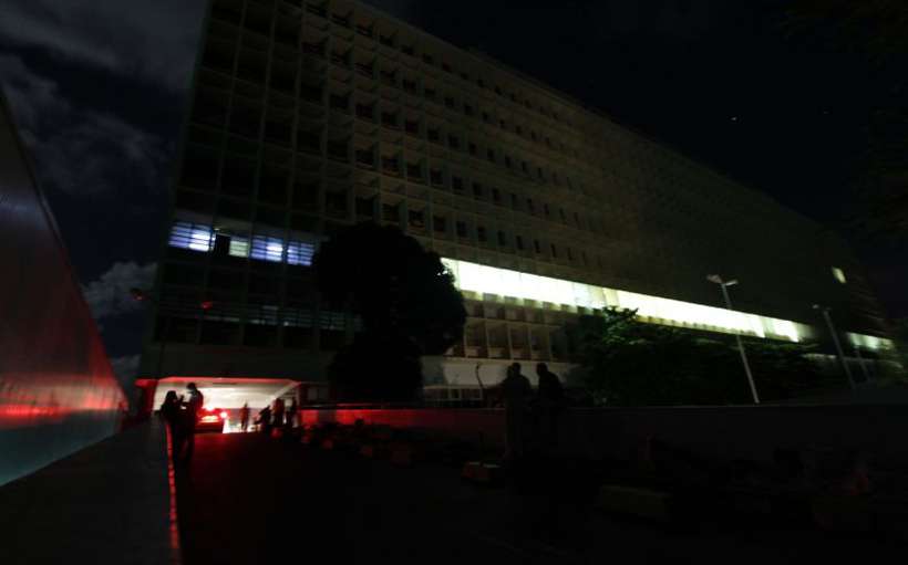 Esposa esfaqueia companheiro após o homem se atrasar para compromisso