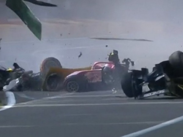 Piloto francês morre após grave acidente em corrida da Fórmula 2 na Bélgica