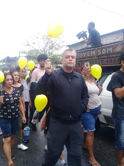 Fábio Assunção marca presença no velório da menina Ágatha