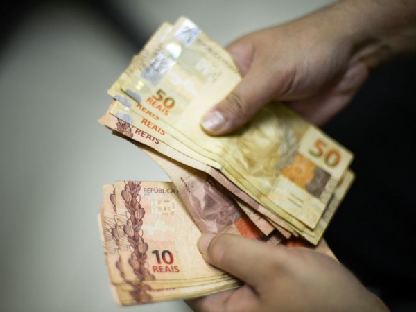 Ministério da Economia diz que salário mínimo continuará corrigido pela inflação