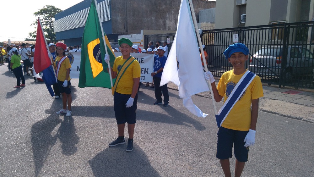 LBV promove desfile cívico no Barro Duro, em Maceió