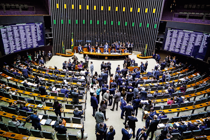 O fundo eleitoral e como os políticos querem meter a mão no seu bolso