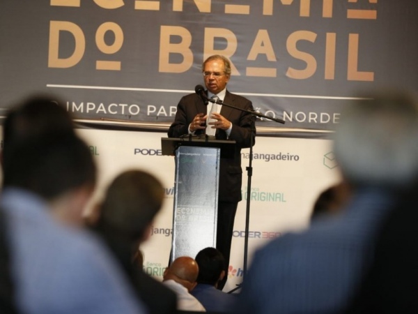 Paulo Guedes diz que mulher de Macron ‘é feia mesmo’