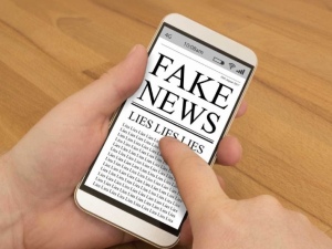 Parlamentares divergem sobre criminalização de notícias falsas