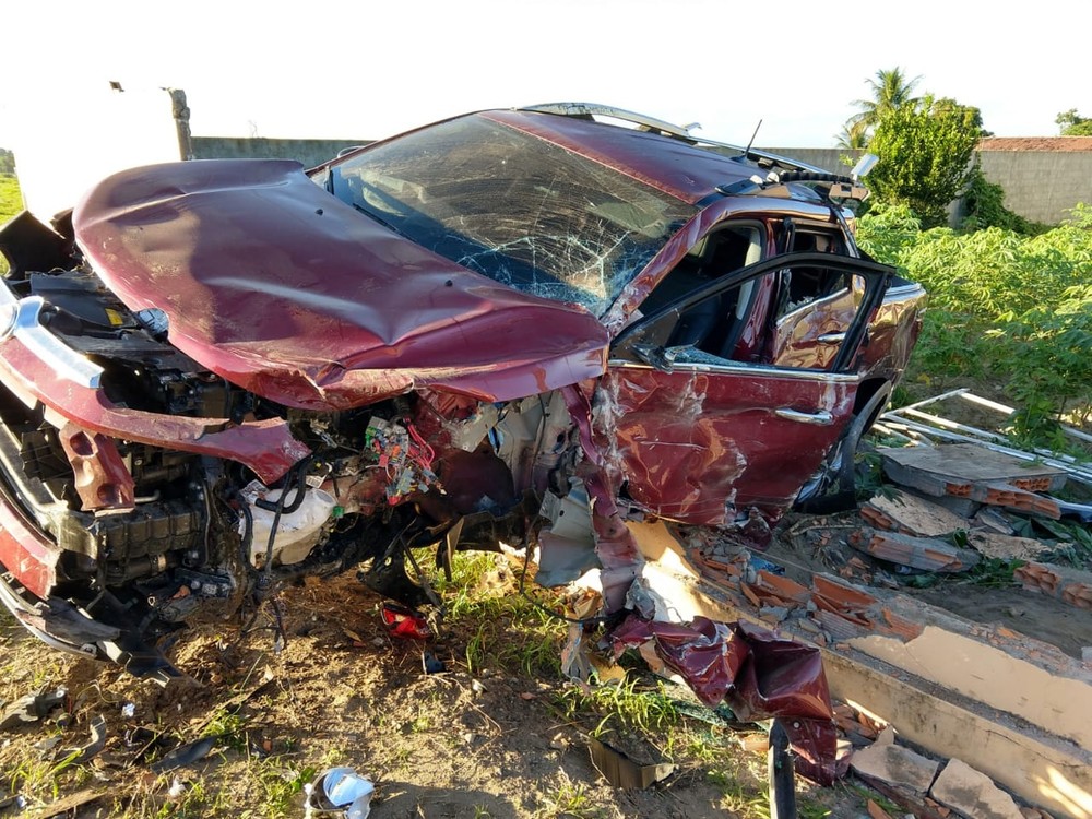 Colisão entre dois carros deixa uma pessoa ferida em São Sebastião, AL