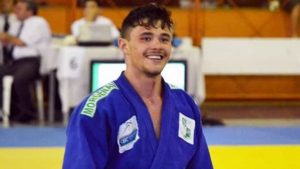 Judoca brasileiro é encontrado morto na piscina de casa