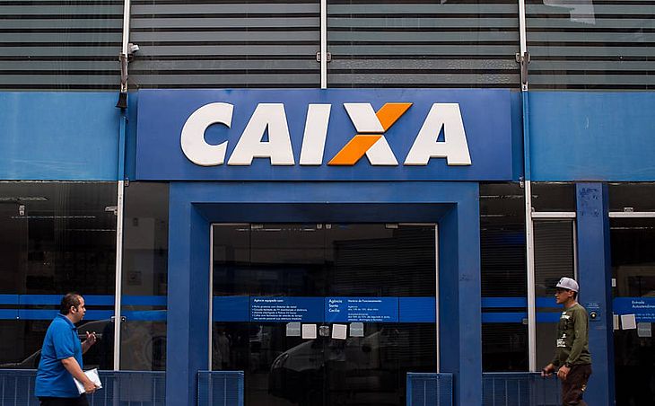 Caixa estende horário de atendimento nesta sexta e abre no sábado