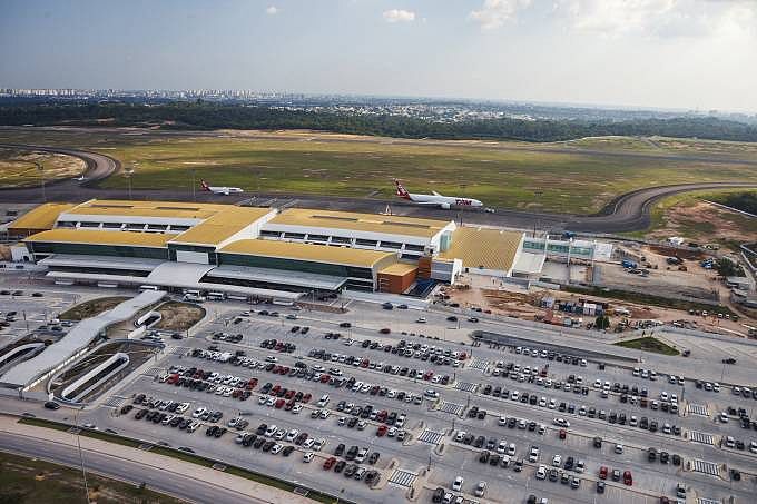 Dez ficam feridos em queda de avião próximo ao aeroporto em Manaus