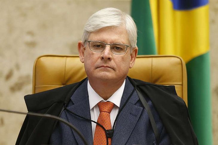 Janot diz que chegou a ir armado ao STF para matar Gilmar Mendes e cometer suicídio