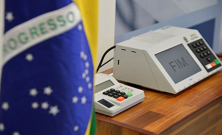 TSE decide que candidaturas laranjas levam à cassação de toda a chapa