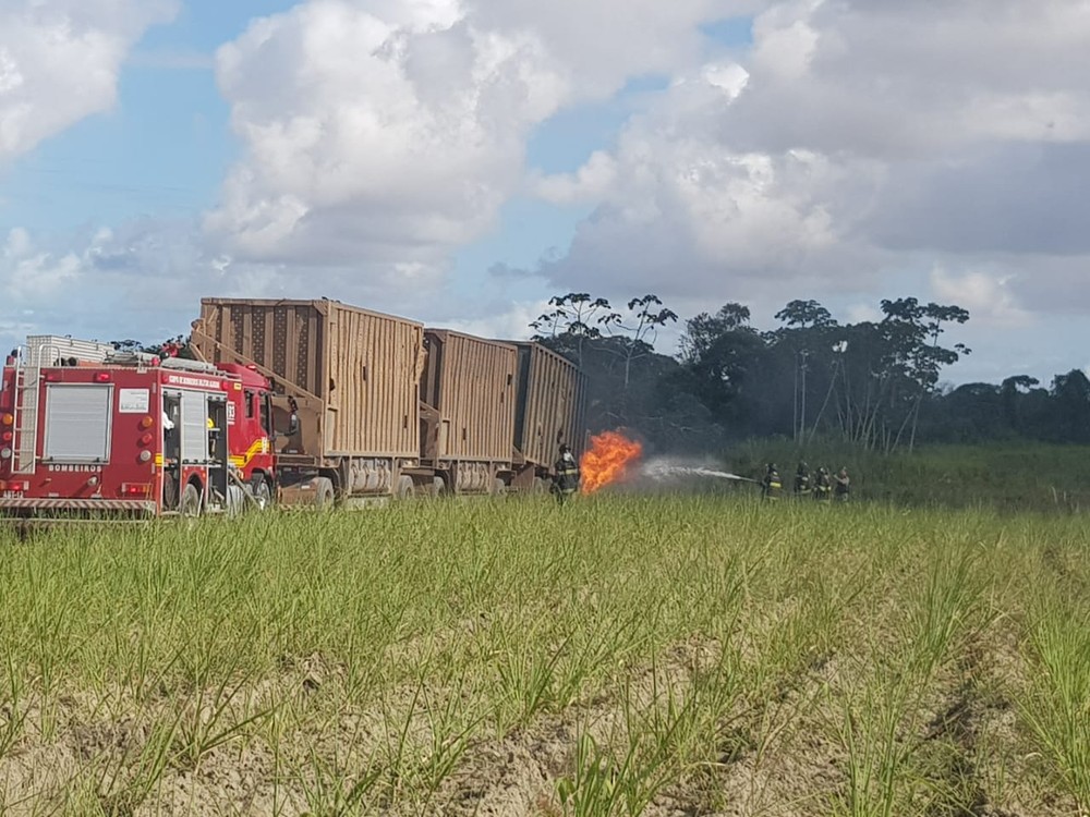 Pai e filho morrem atropelados por caminhão em Rio Largo, AL