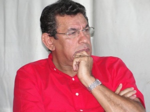 Família de ex-prefeito é alvo de emboscada por grupo armado em São José da Laje