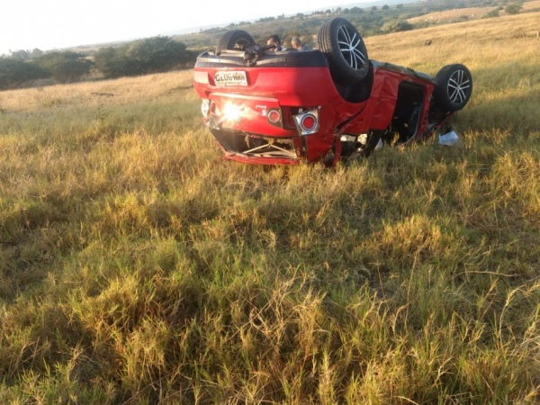 Capotamento deixa um morto e outro ferido na AL-482 em Coité do Nóia