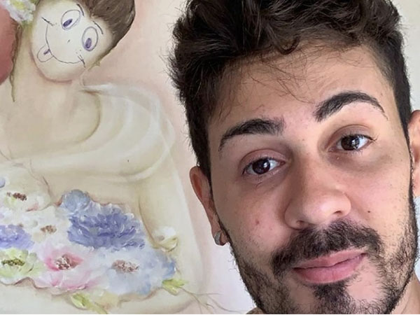 Carlinhos Maia vandaliza pintura e é detonado: ‘Hotel permitiu’