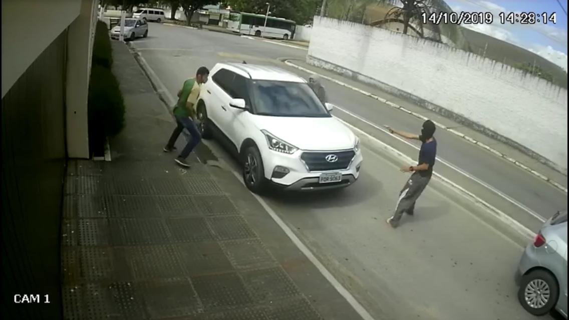 Trio tenta sequestrar sobrinhos de prefeito de São José da Lase: veja vídeos