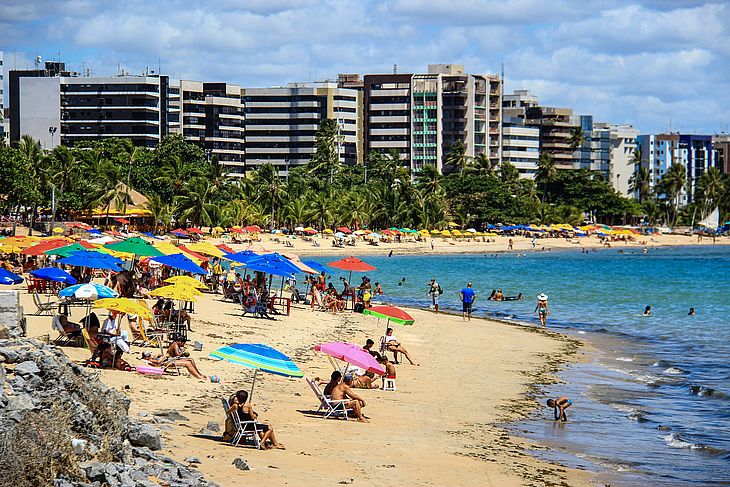 Praias de Maceió e de principais destinos turísticos de Alagoas estão aptas para banho