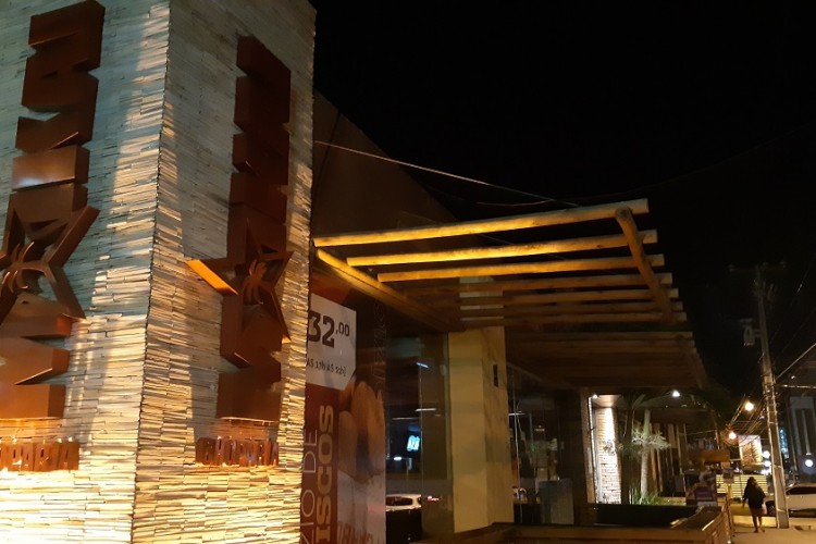 Estudante denuncia ‘agressão e preconceito’ sofridos em casa de show