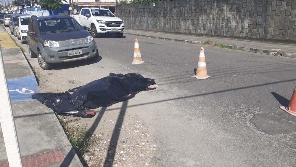 Polícia prende casal suspeito de matar mulher a tiros na Gruta, em Maceió