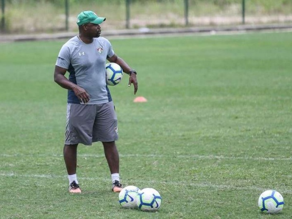 Fluminense viaja a Maceió para enfrentar CSA com obrigação de vencer