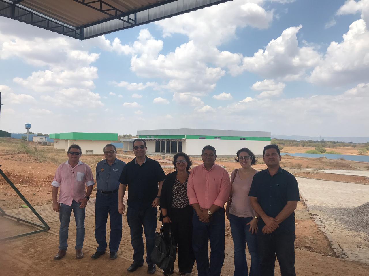 Delegação visita Unidade de Beneficiamento de Frutas de Igaci para missão de avaliação sobre investimentos