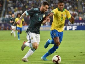 Argentina domina, vence o Brasil, que segue na seca após a Copa América