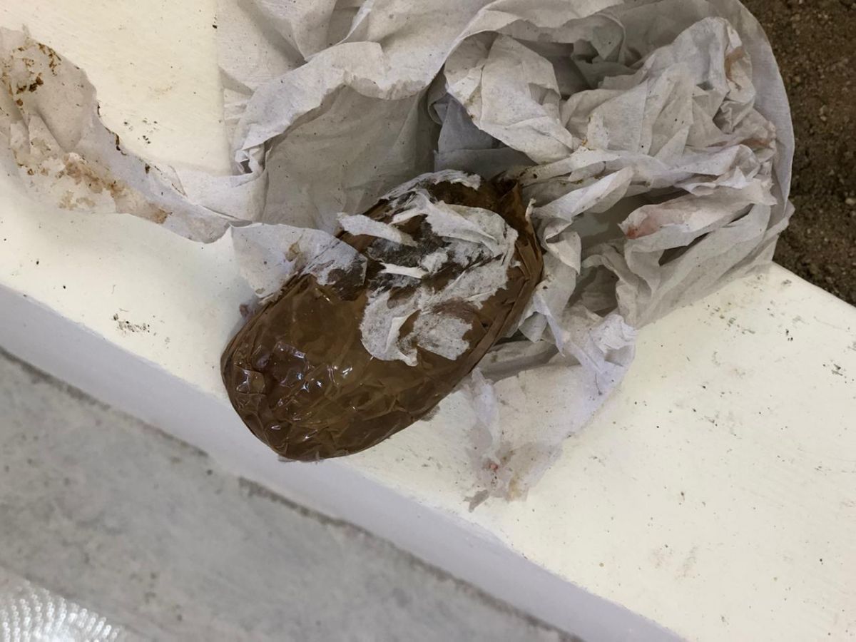 Mulher de 18 anos é detida ao tentar entrar com droga no presídio Cyridião Durval