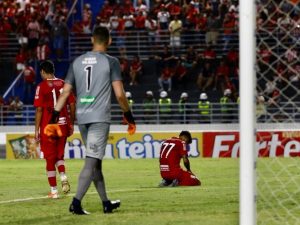 CRB empata com o Figueirense e não tem mais chances de chegar à Série A