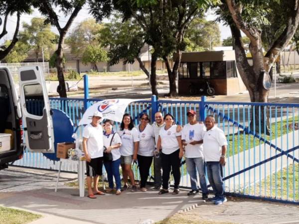 Servidores fecham portão da UFAL em ato contra as reformas do governo Federal