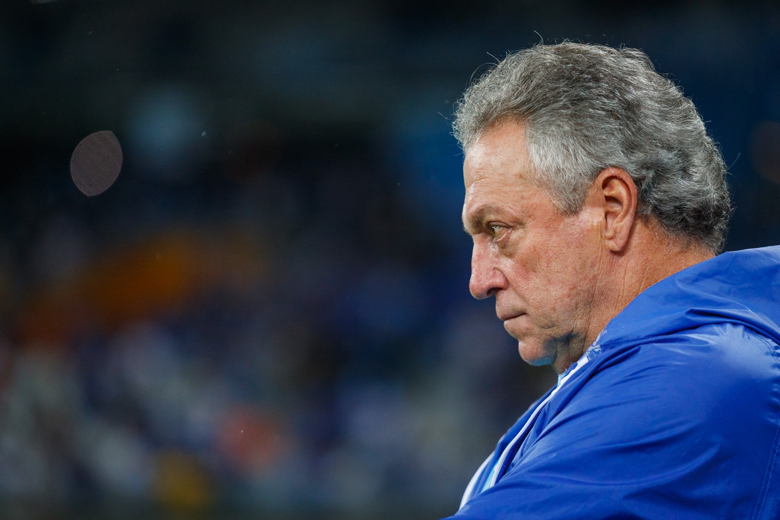 Abel Braga deixa o Cruzeiro após derrota para o CSA; Adilson Batista é o novo técnico