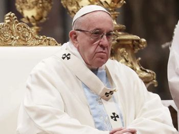 Papa Francisco almoça com moradores de rua