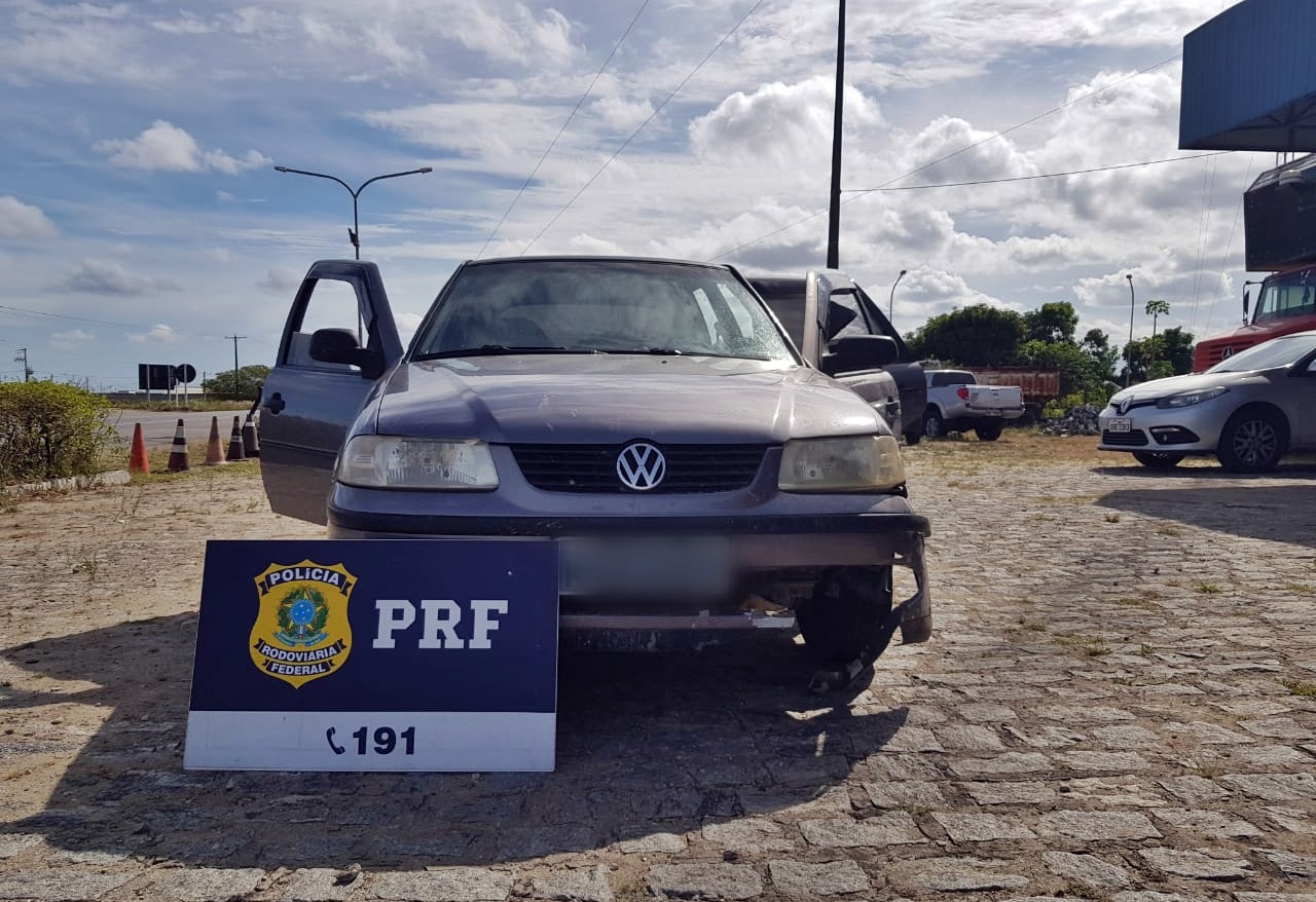 PRF prende três condutores embriagados e apreende veículo na BR 101 em São Miguel dos Campos