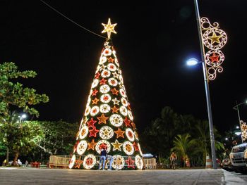 Decoração natalina é furtada da orla de Maceió