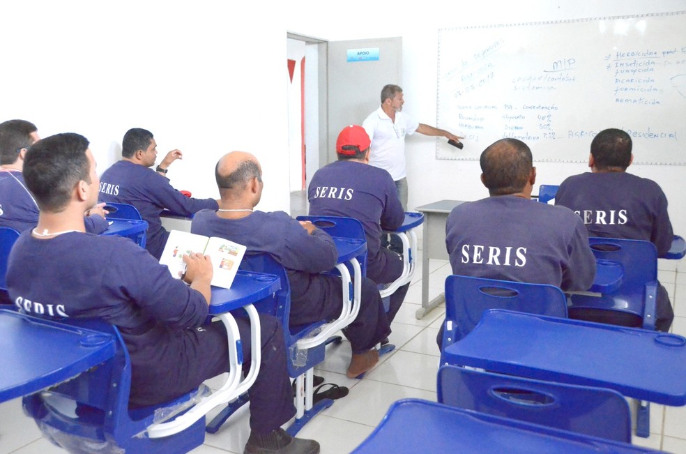 Em Alagoas, mais de 200 presos fazem provas do Enem