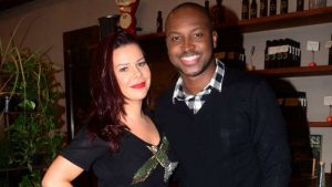 Fernanda Souza explica presença em show de Thiaguinho: ‘Ele faz questão’