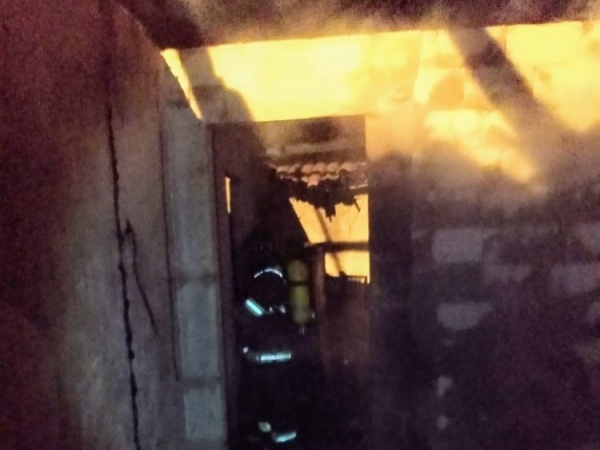 Incêndio destrói residência em povoado de Girau do Ponciano