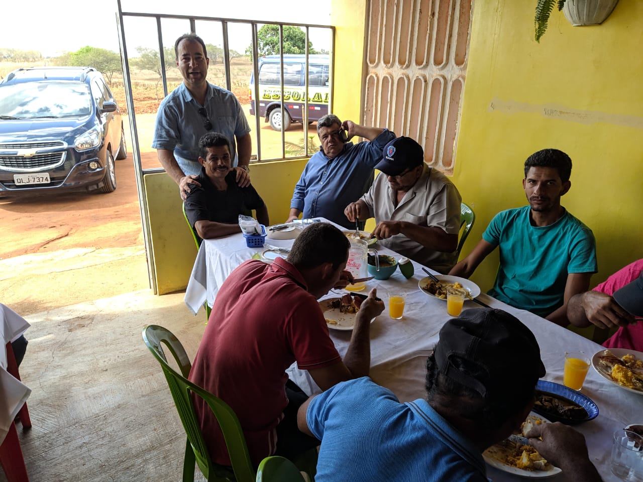 Prefeito participa de confraternização com equipe do transporte escolar de Igaci