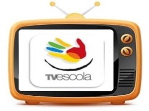 Bolsonaro diz que TV Escola ‘deseduca’ e chama Paulo Freire de ‘energúmeno’