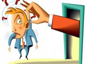 Governo extingue 27,5 mil cargos e veda concursos públicos