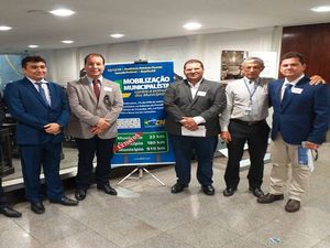 Prefeito de Igaci participa de movimento municipalista em Brasília