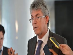 Ex-governador e mais 34 são denunciados por corrupção na PB