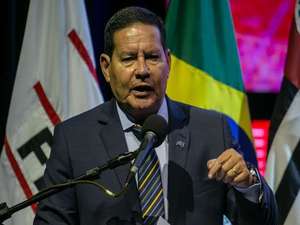 Mourão recupera espaço no Planalto com novos cargos