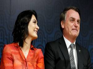 Bolsonaro vai a hospital após primeira-dama passar por cirurgia